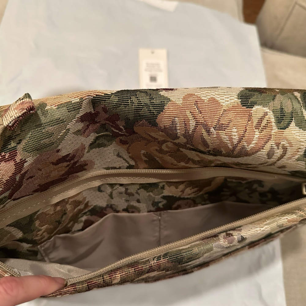 NWT Beis Expandable Messenger Tote in Vintage Floral - Picture 4 of 9